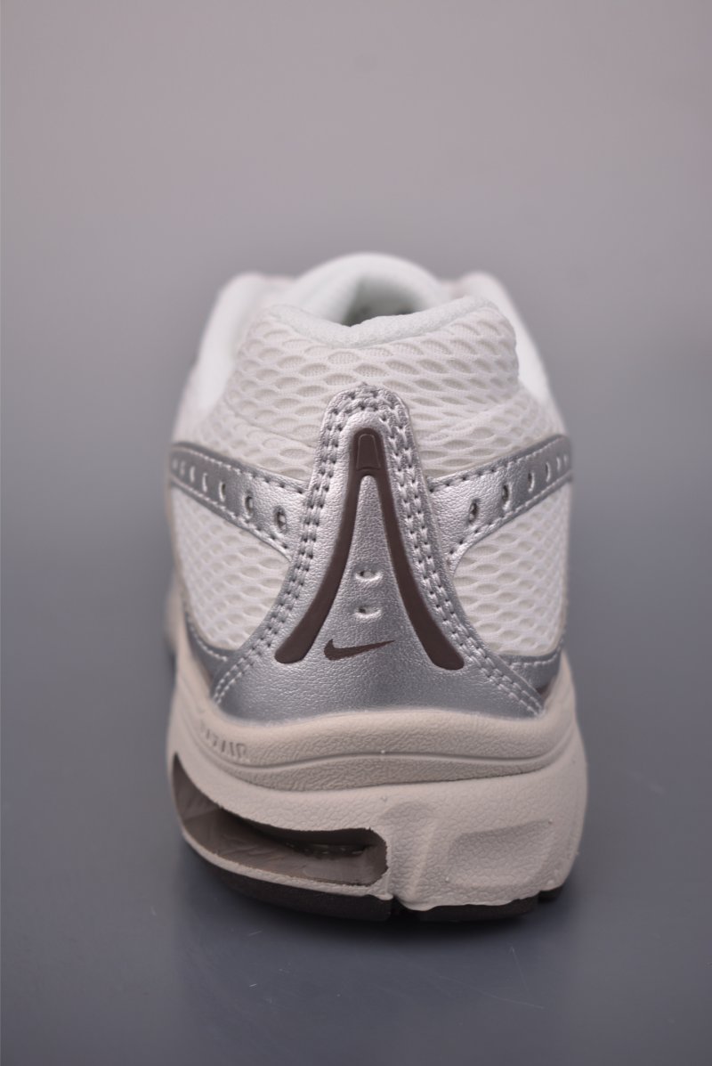 Nike Air Max Moto 2K view