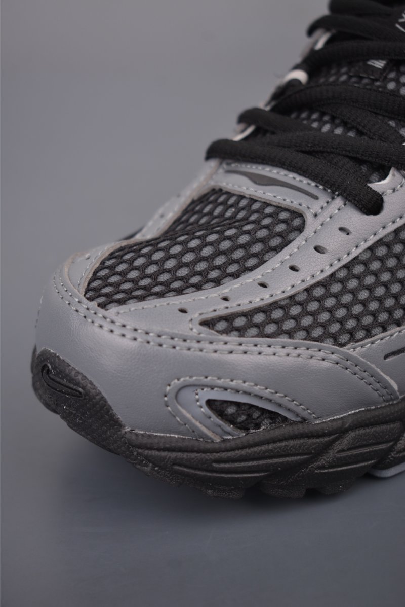 Nike Air Max Moto 2K view