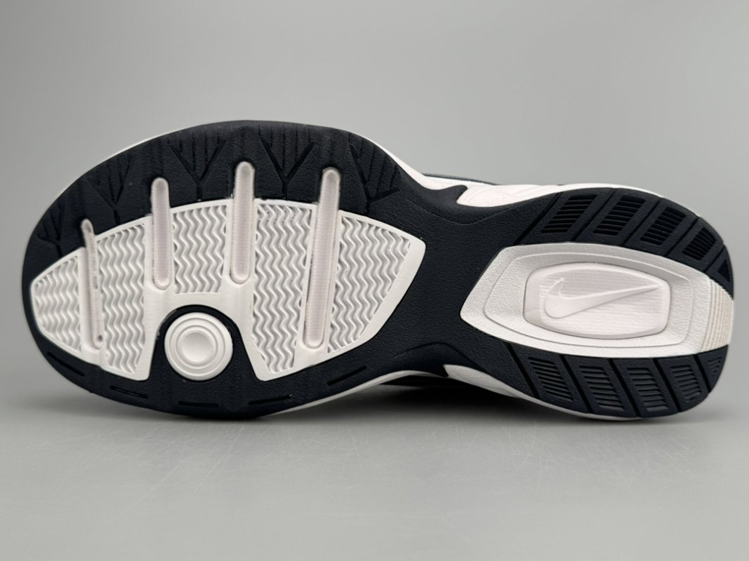 Nike Air Monarch IV view