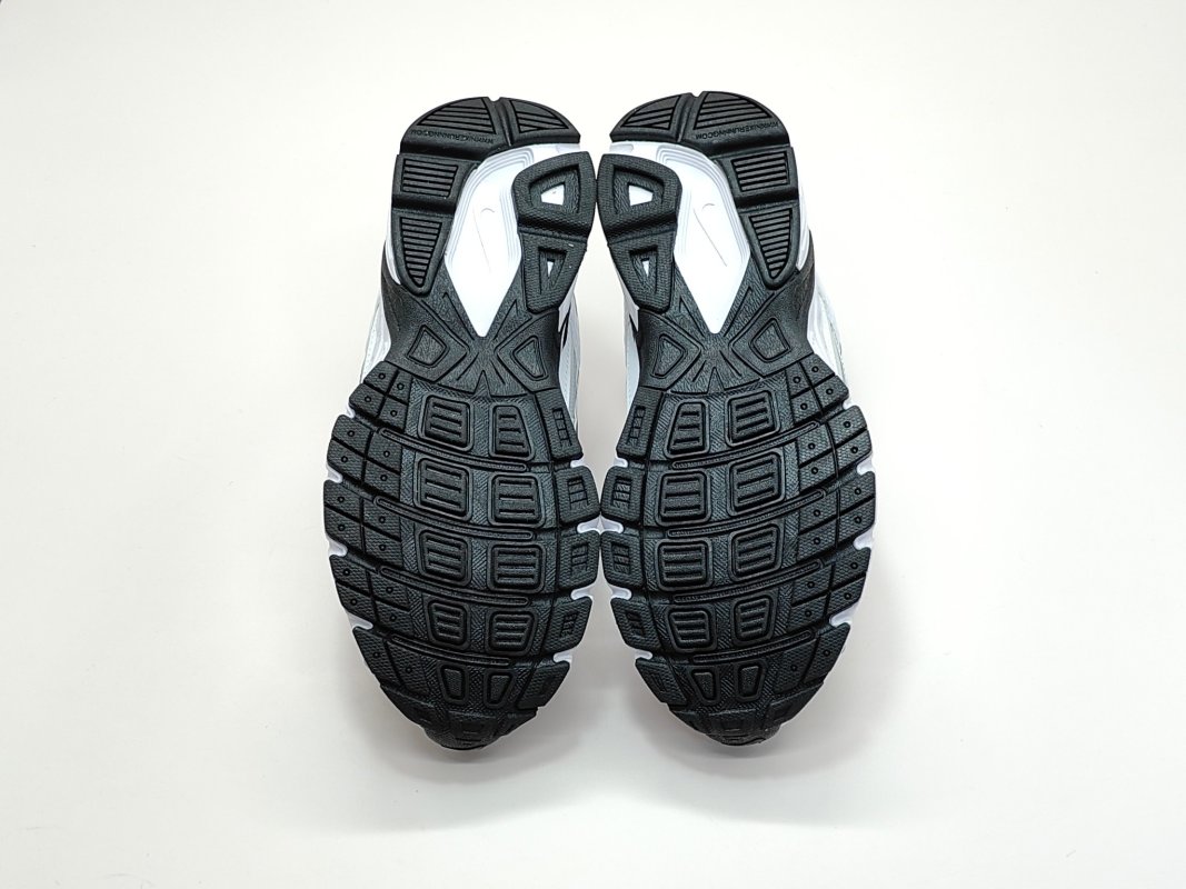 Nike Initiator view