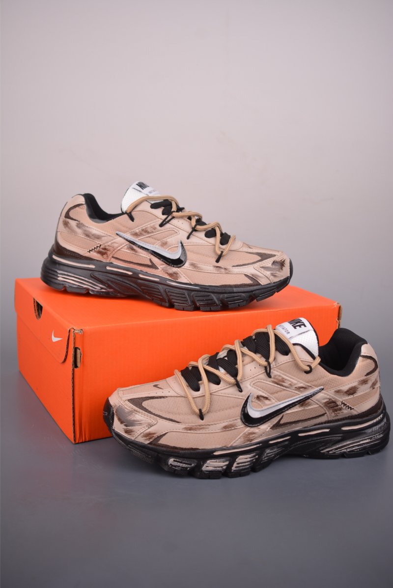 Nike Initiator RNR view