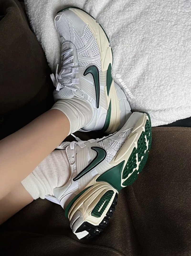 Nike V2K Runtekk view