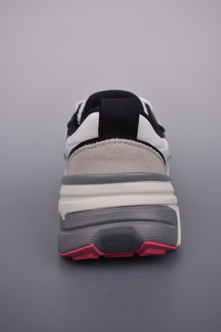 Nike V2K Runtekk 'Grey / Pink' view 4