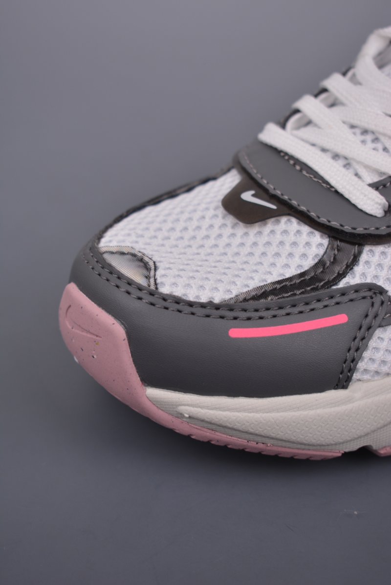 Nike V2K Runtekk 'Grey / Pink' view