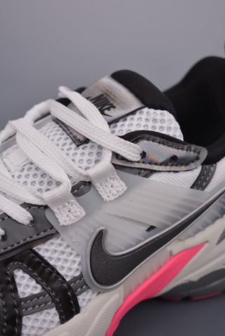 Nike V2K Runtekk 'Grey / Pink' view 7
