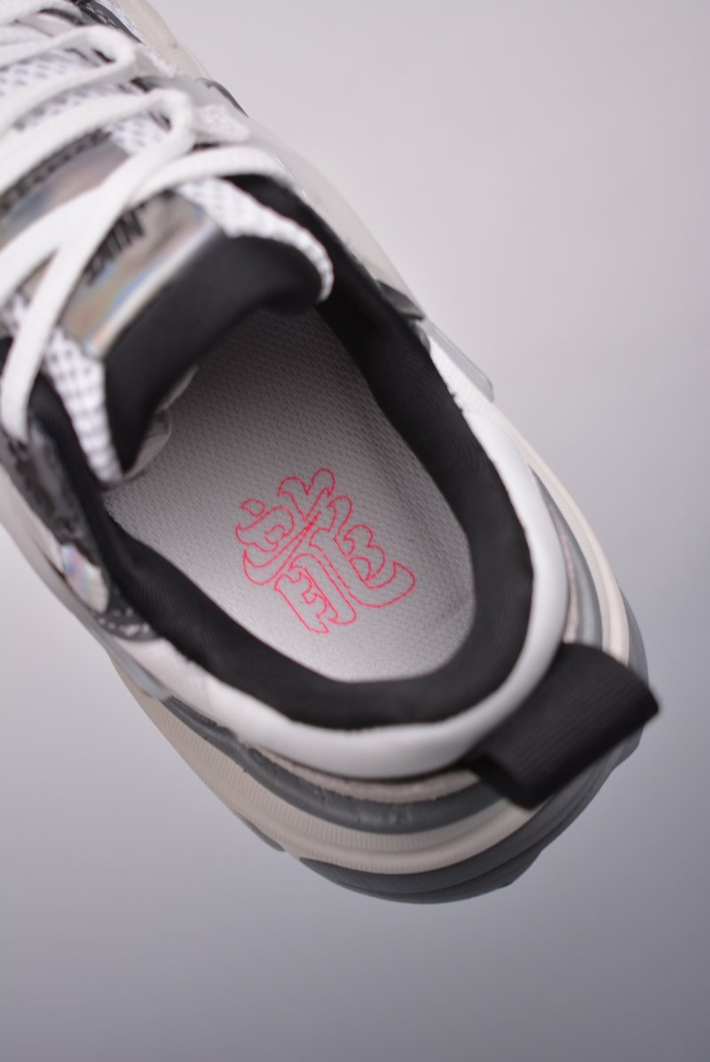 Nike V2K Runtekk 'Grey / Pink' view