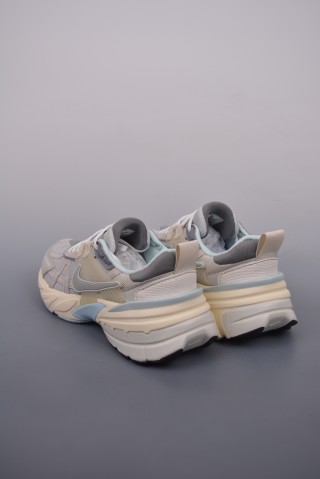 Nike V2K Runtekk 'Grey / Blue' view 2