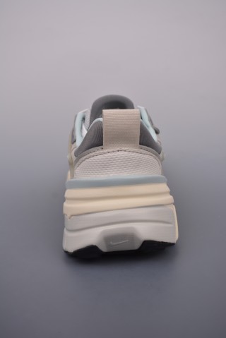 Nike V2K Runtekk 'Grey / Blue' view 4