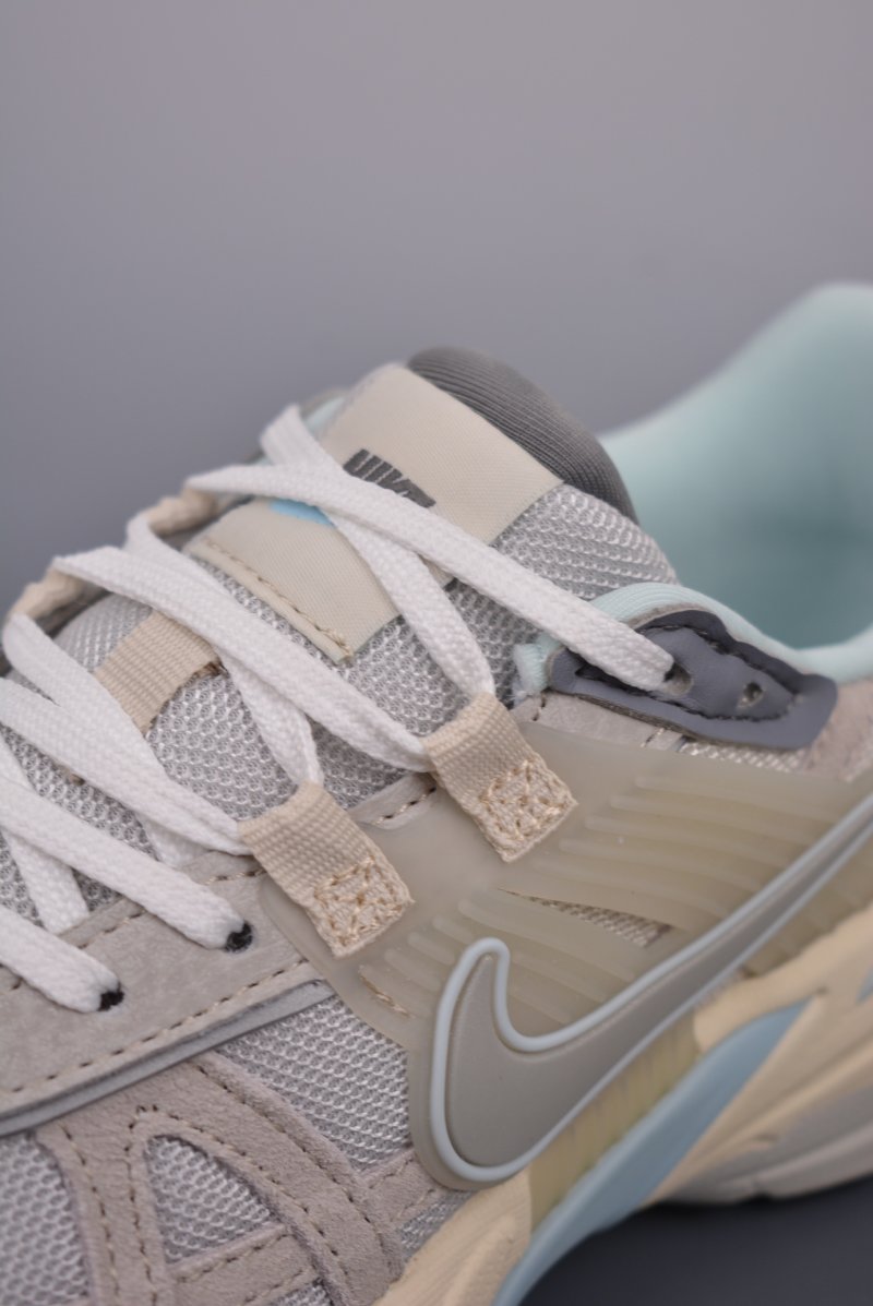 Nike V2K Runtekk 'Grey / Blue' view