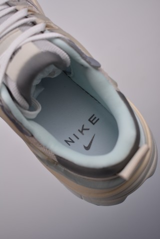 Nike V2K Runtekk 'Grey / Blue' view 9