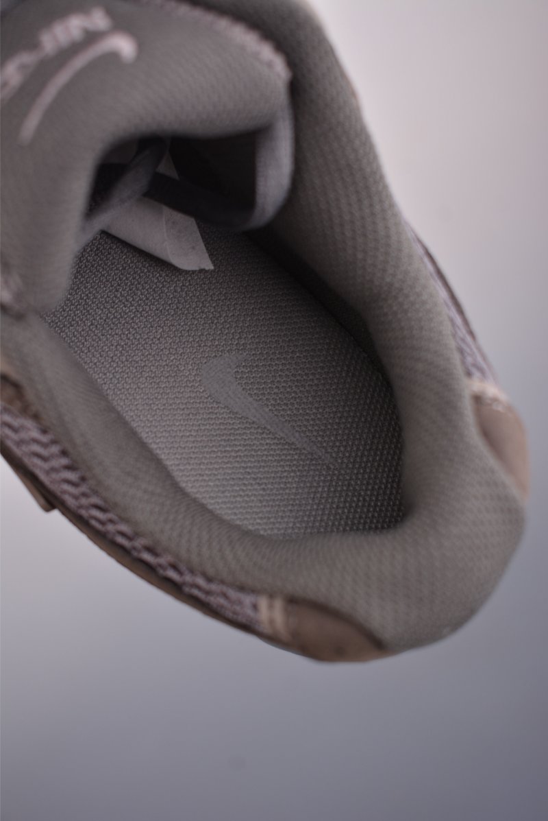 Nike V5 RNR view