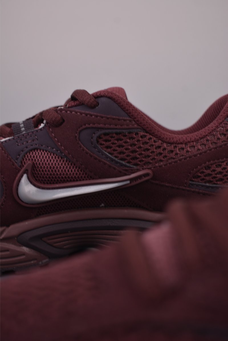 Nike V5 RNR view