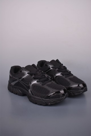 Nike V5 RNR view 1