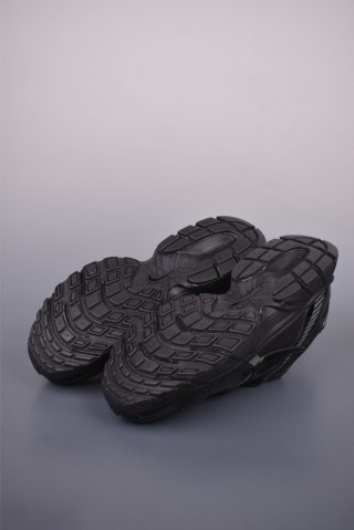 Nike V5 RNR view 3
