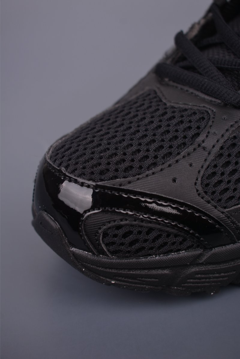Nike V5 RNR view
