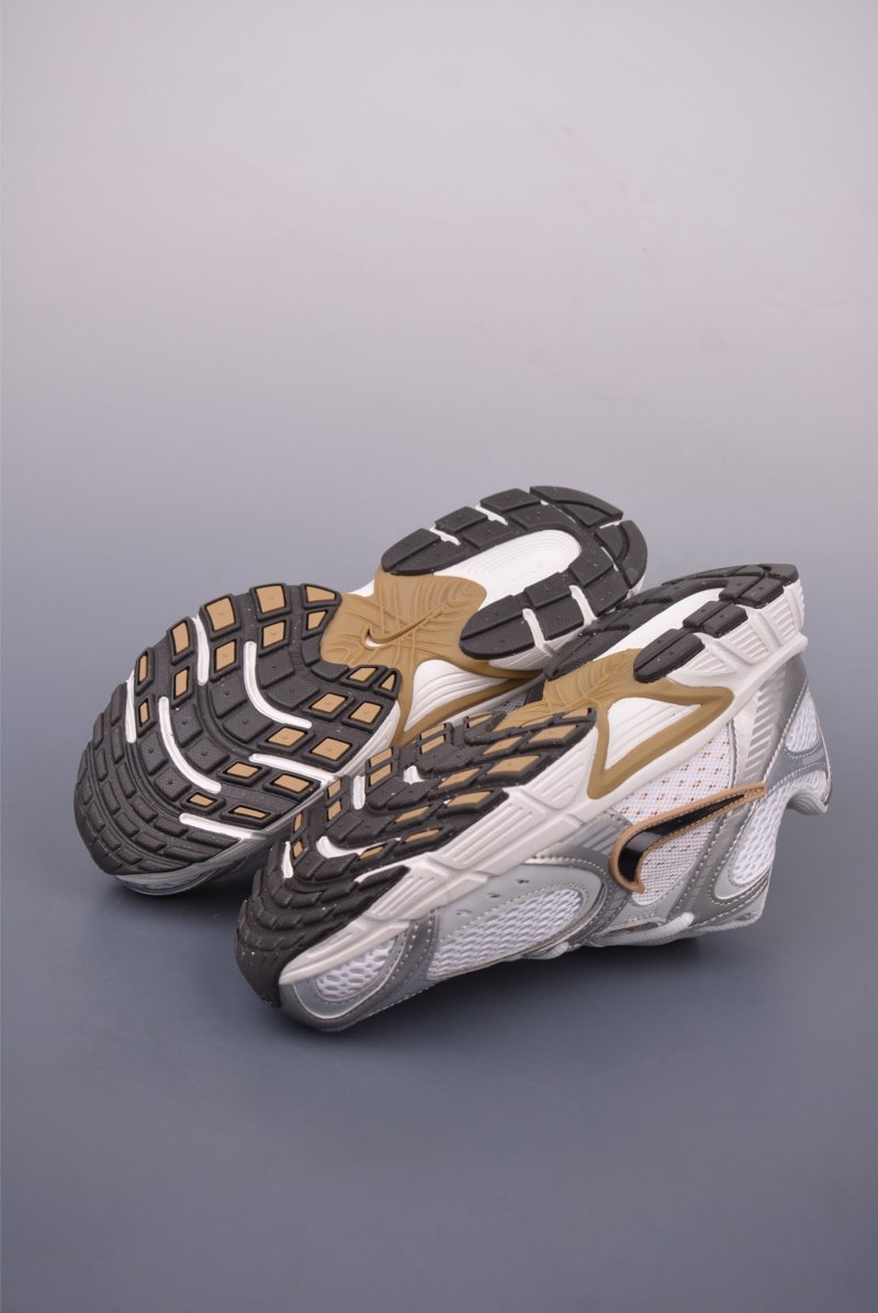 Nike V5 RNR view