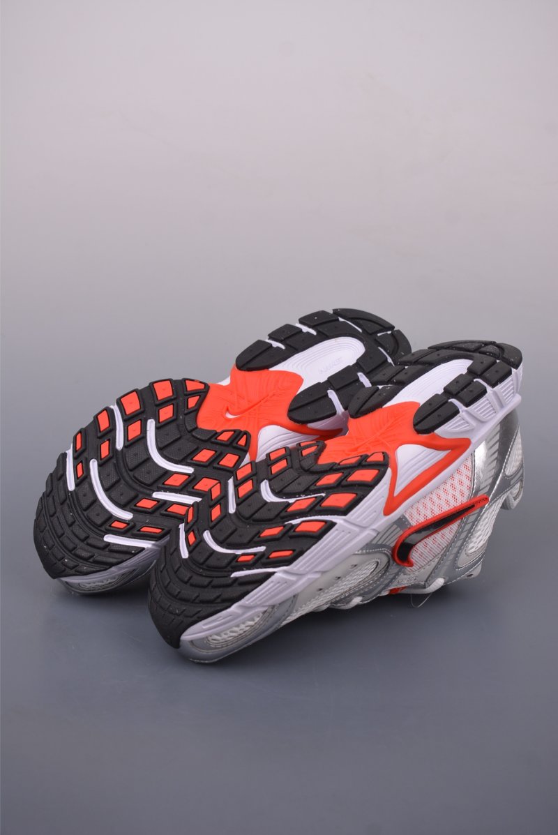 Nike V5 RNR view