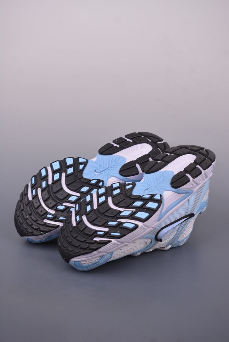 Nike V5 Runner view