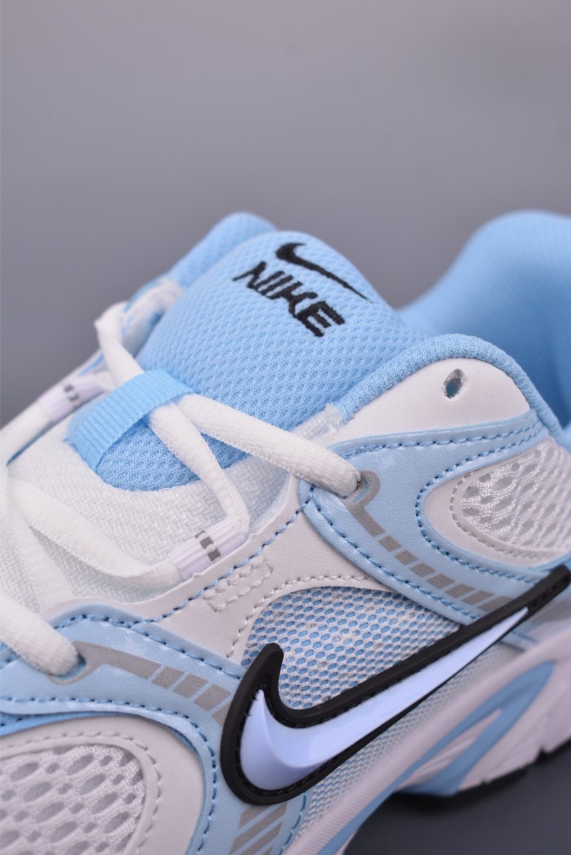 Nike V5 Runner view