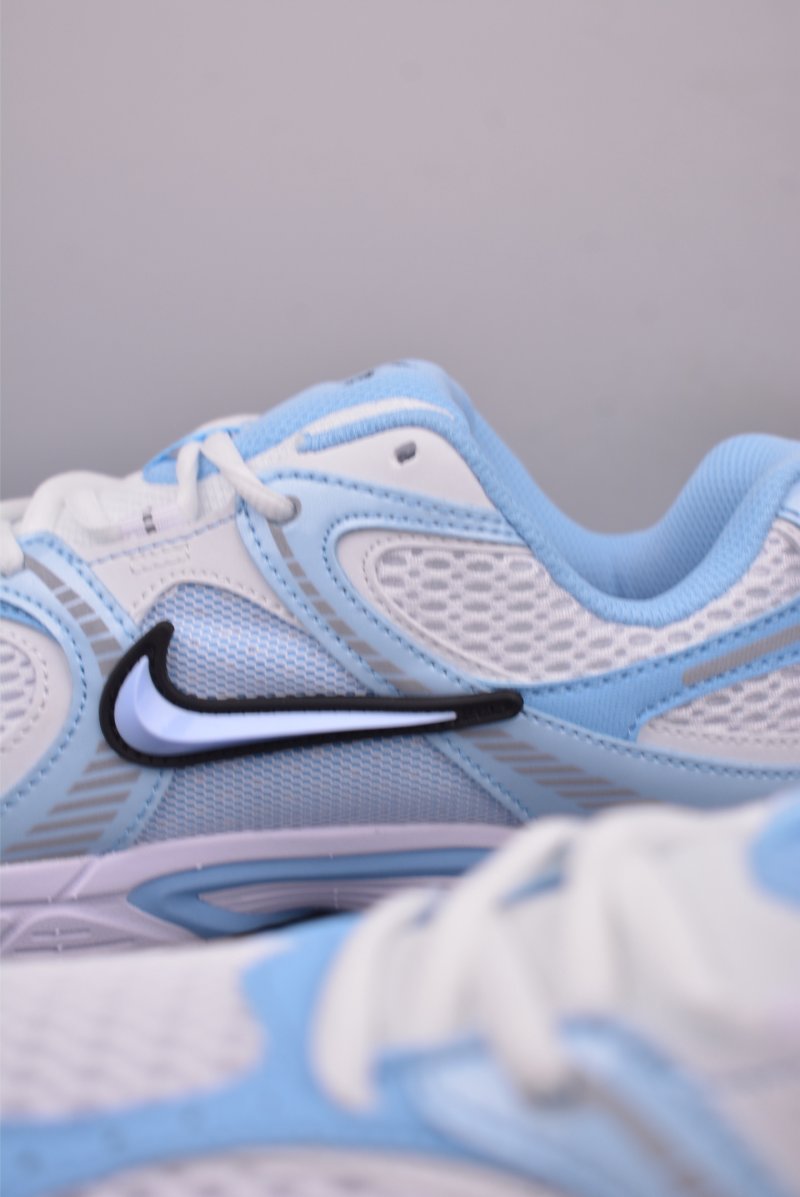 Nike V5 Runner view