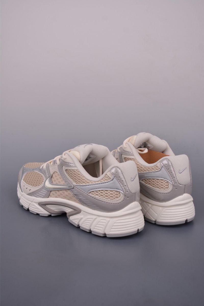 Nike V5 Runner view