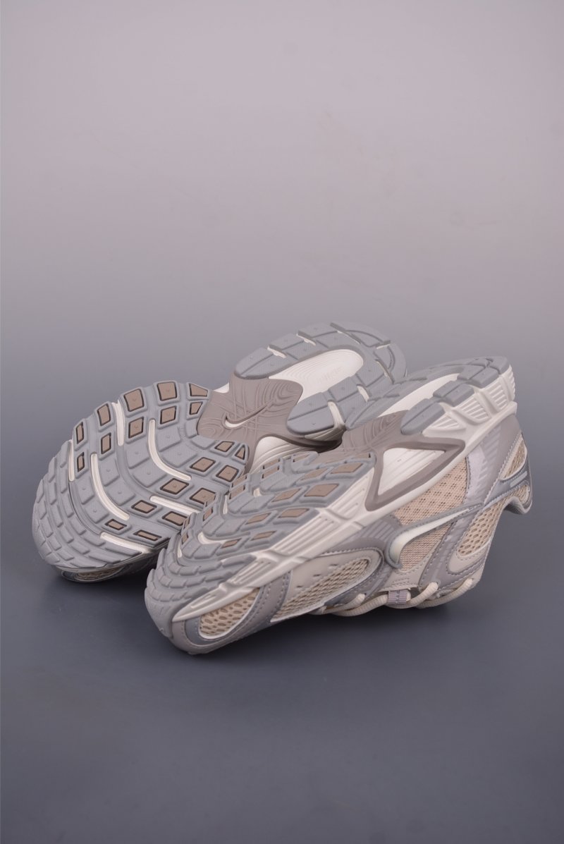 Nike V5 Runner view