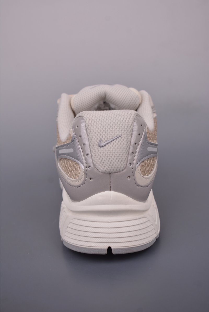Nike V5 Runner view