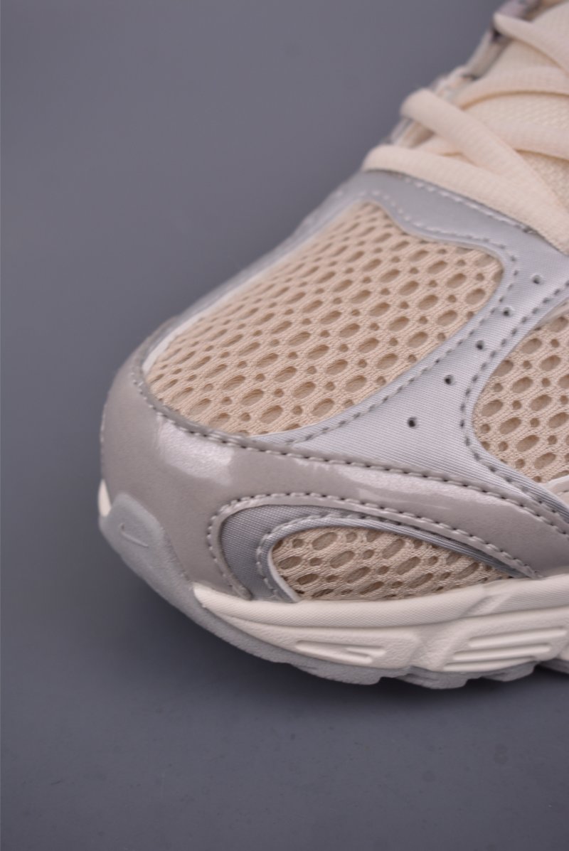 Nike V5 Runner view