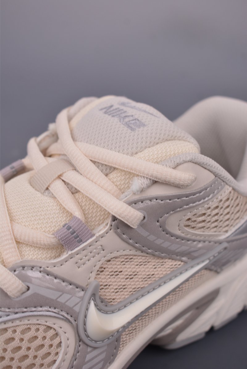 Nike V5 Runner view