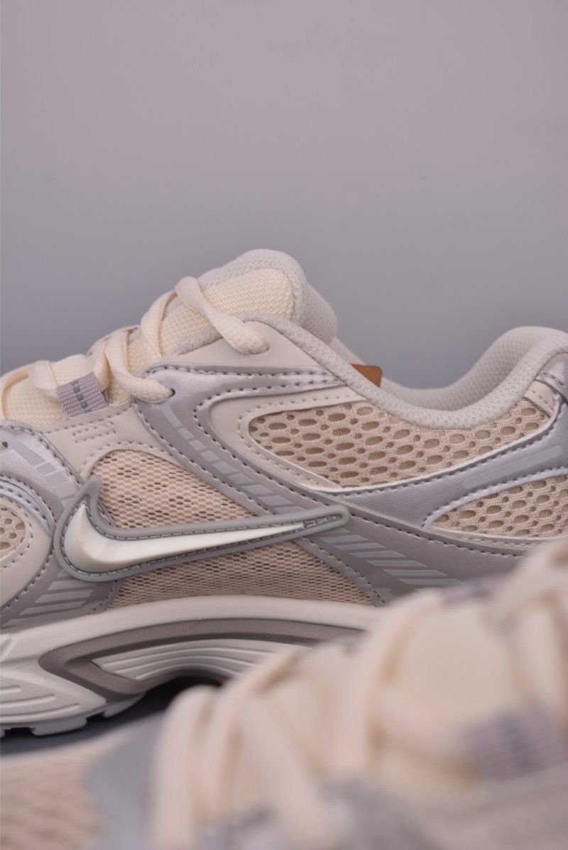 Nike V5 Runner view