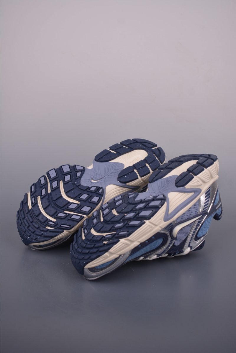 Nike V5 Runner view
