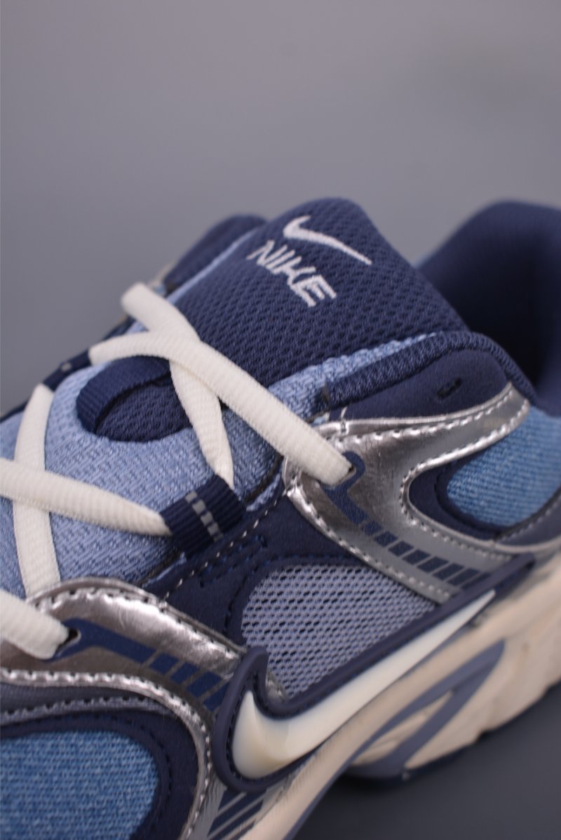 Nike V5 Runner view
