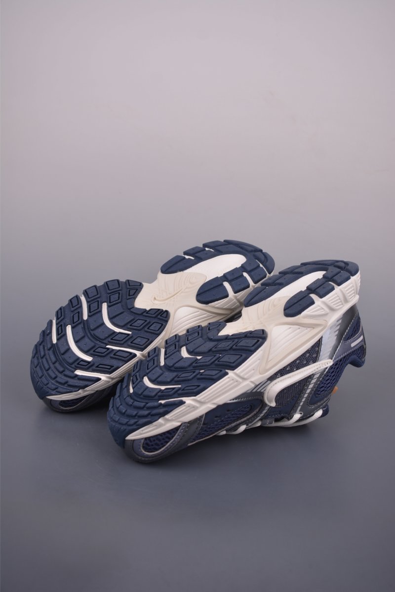 Nike V5 Runner view