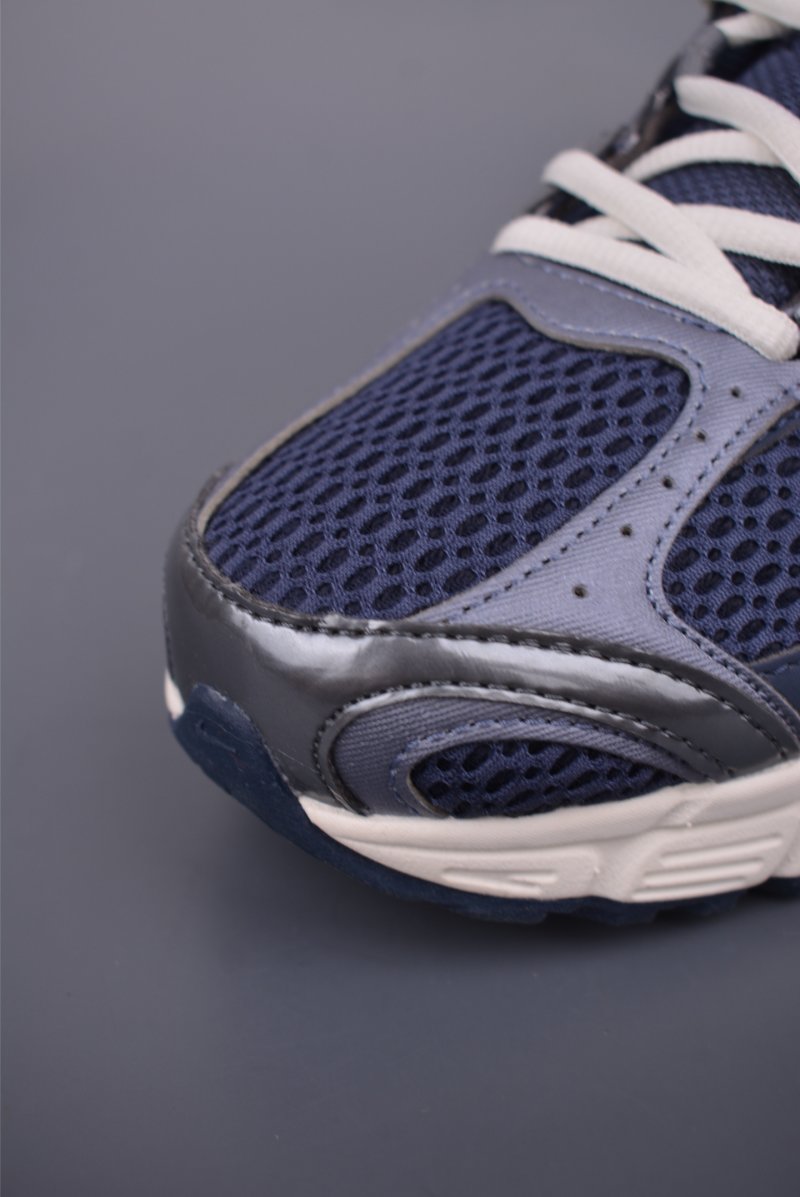 Nike V5 Runner view