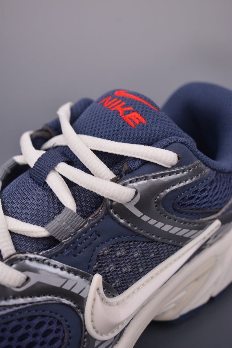 Nike V5 Runner view