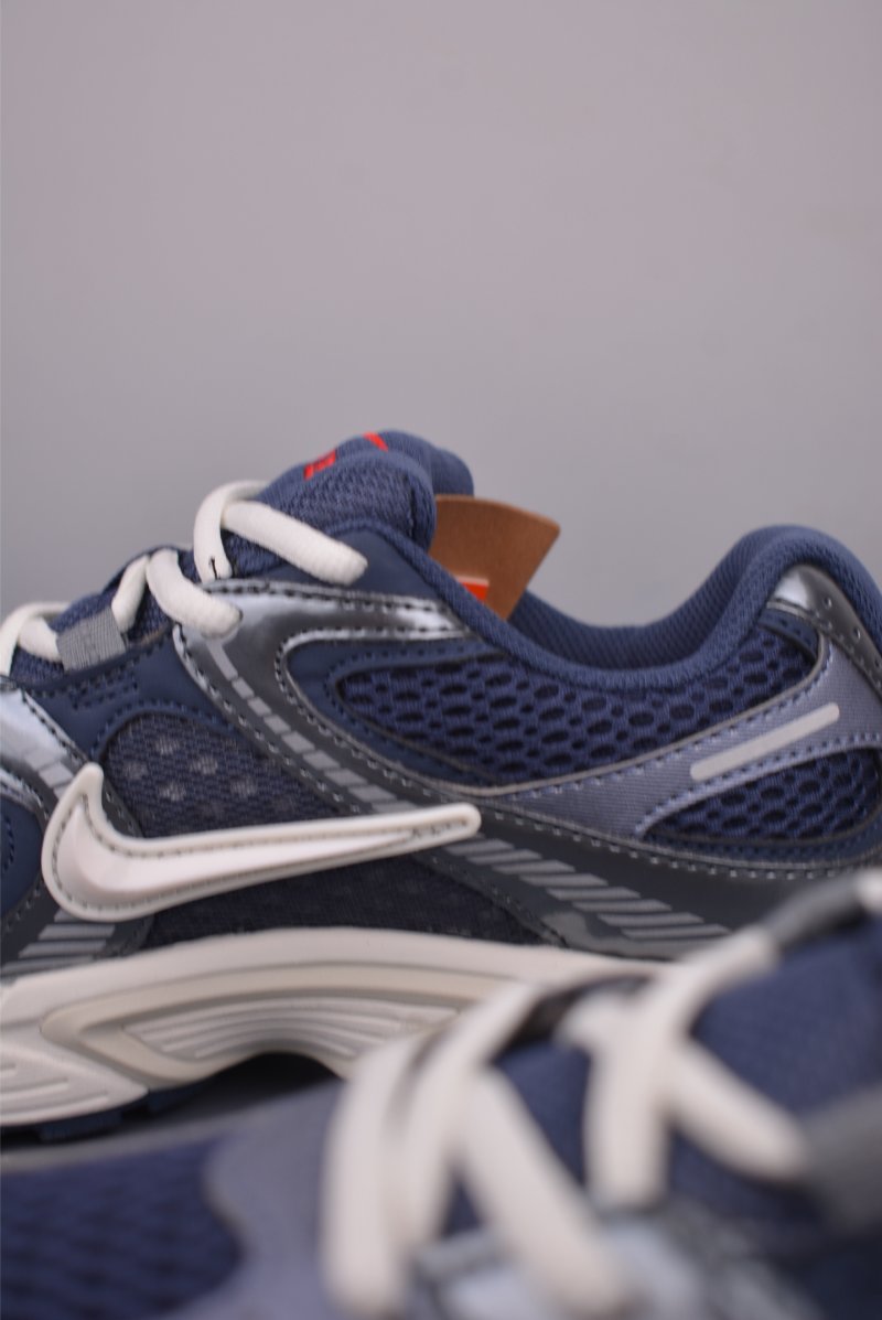 Nike V5 Runner view
