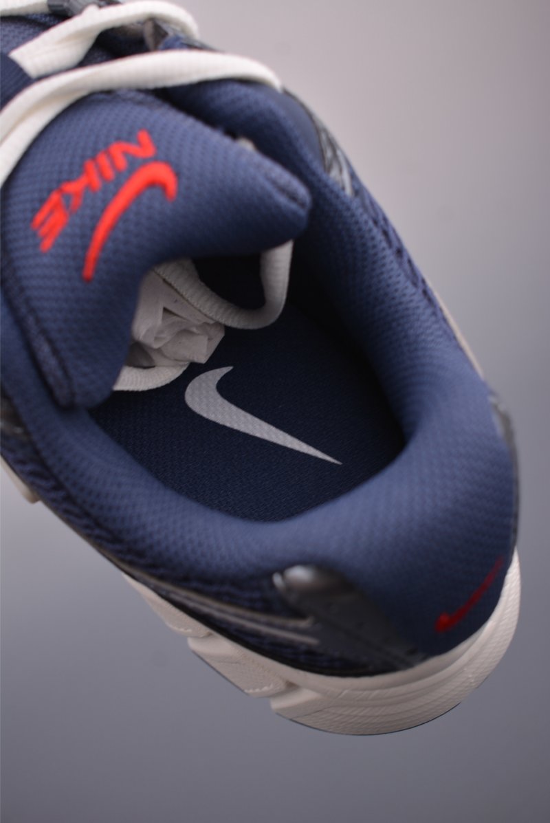 Nike V5 Runner view