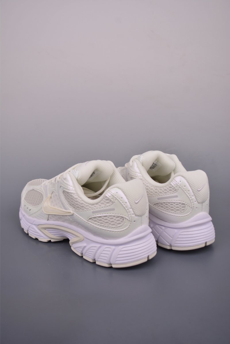 Nike V5 Runner view
