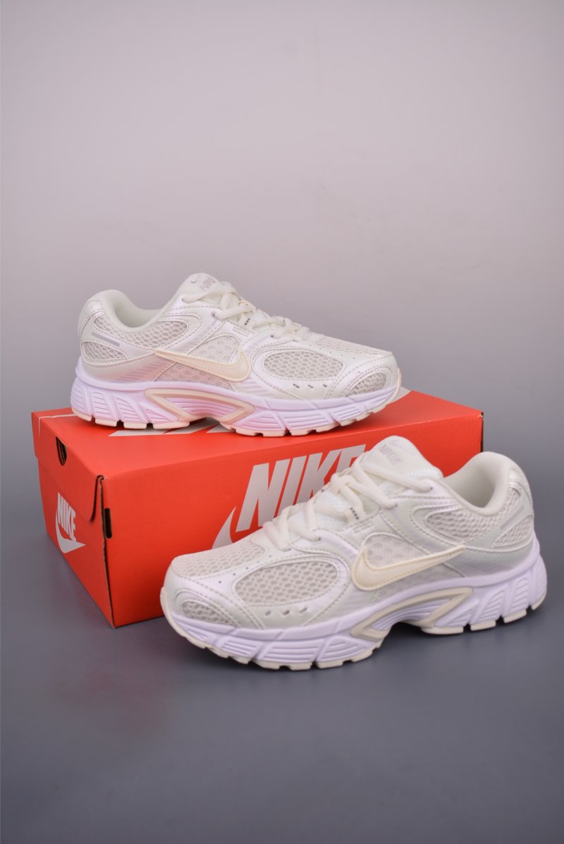 Nike V5 Runner view
