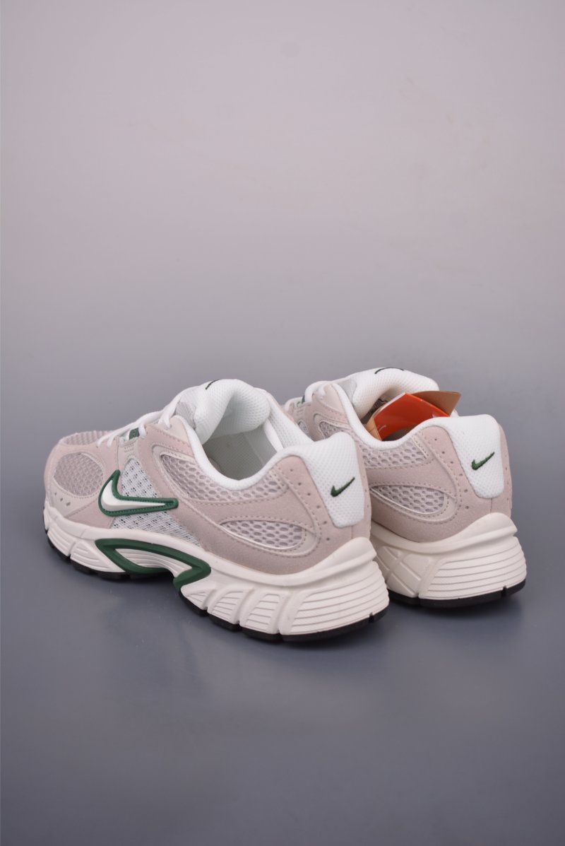 Nike V5 Runner view