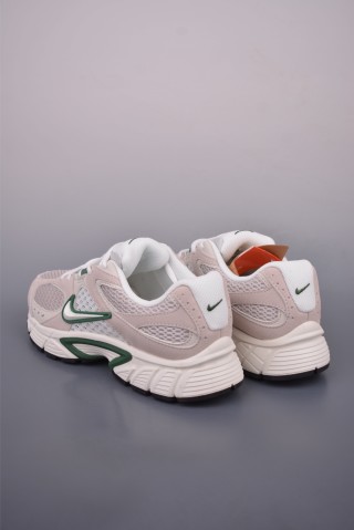 Nike V5 Runner view 2