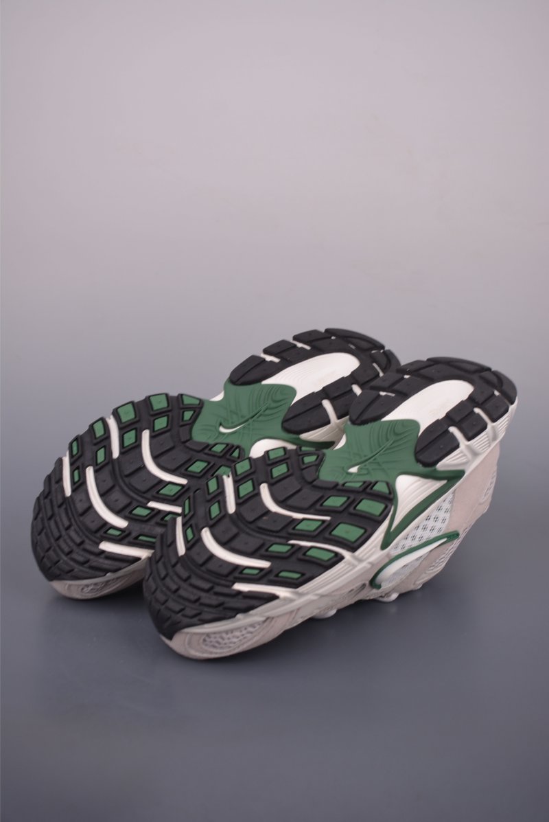 Nike V5 Runner view