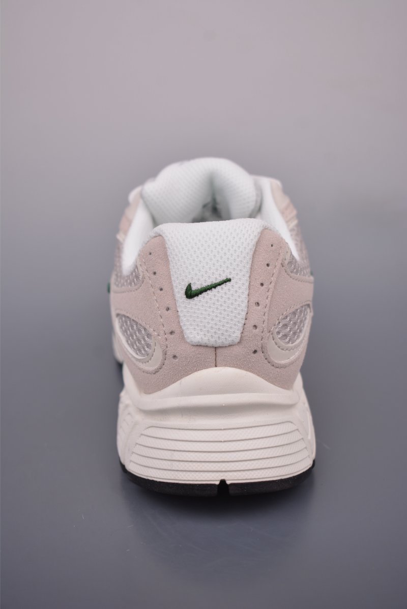 Nike V5 Runner view