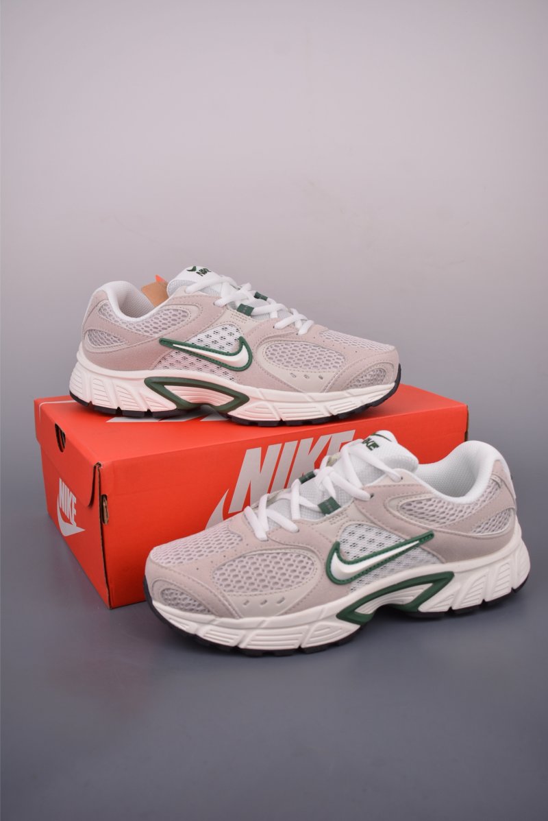 Nike V5 Runner view