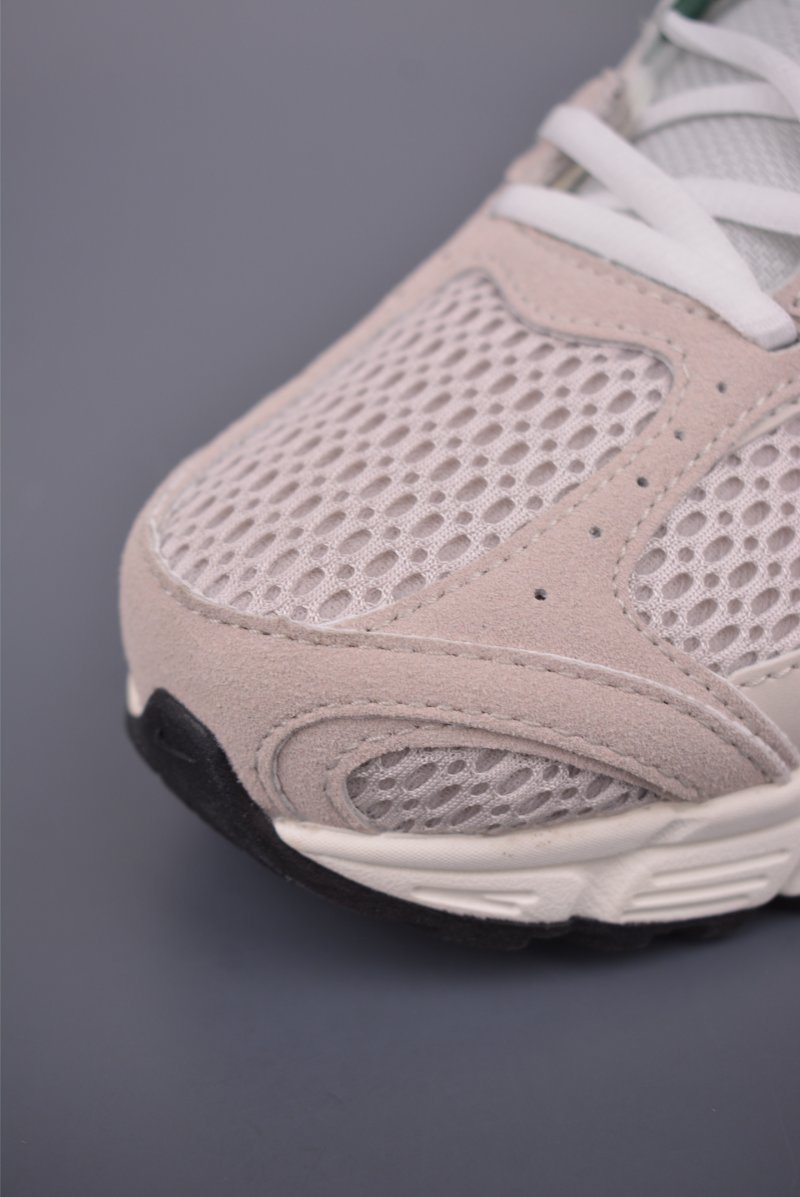 Nike V5 Runner view
