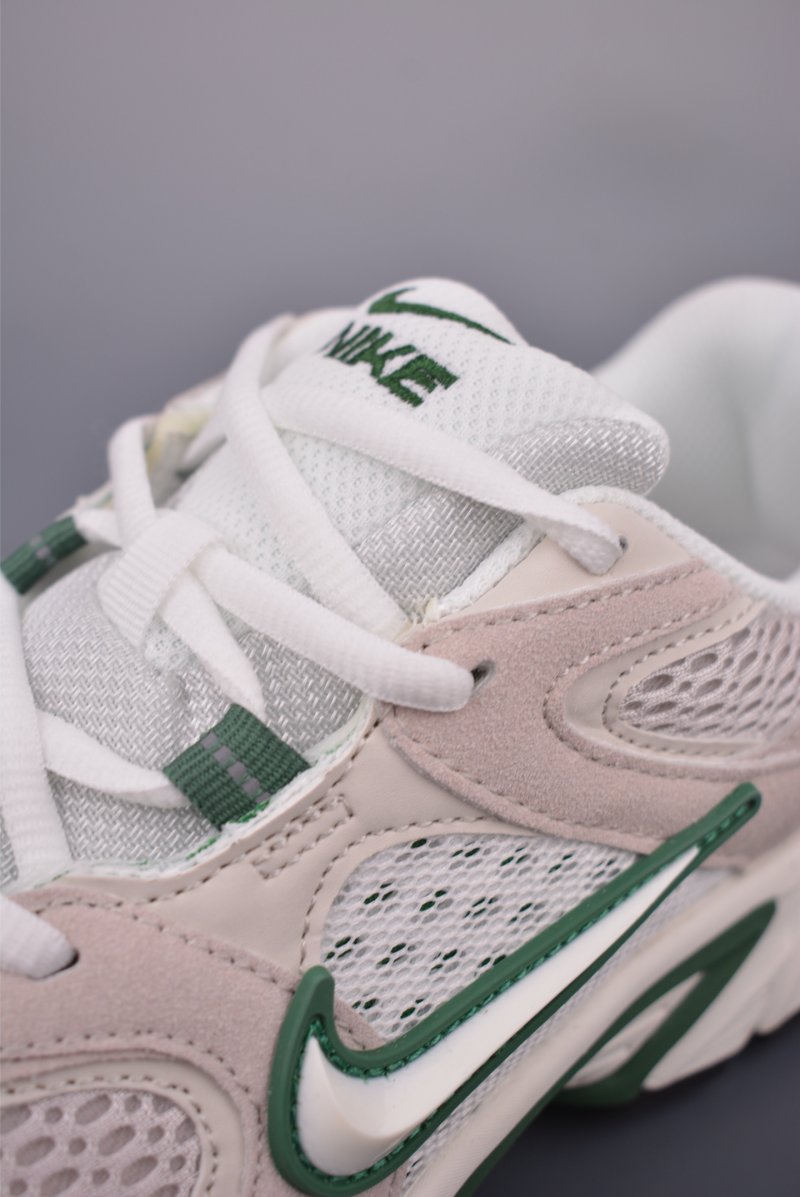 Nike V5 Runner view