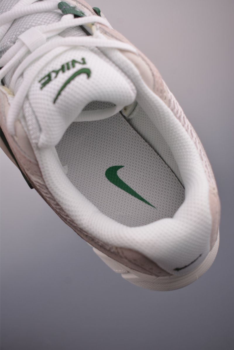 Nike V5 Runner view