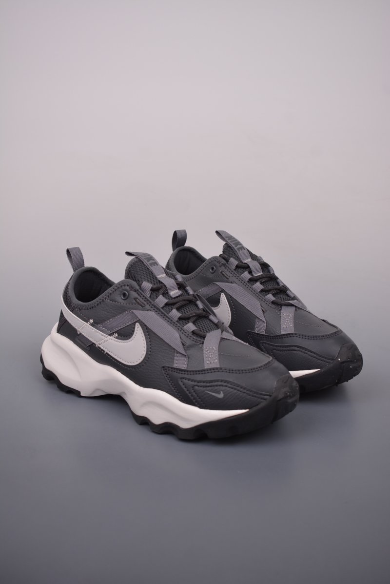 Nike TC 7900