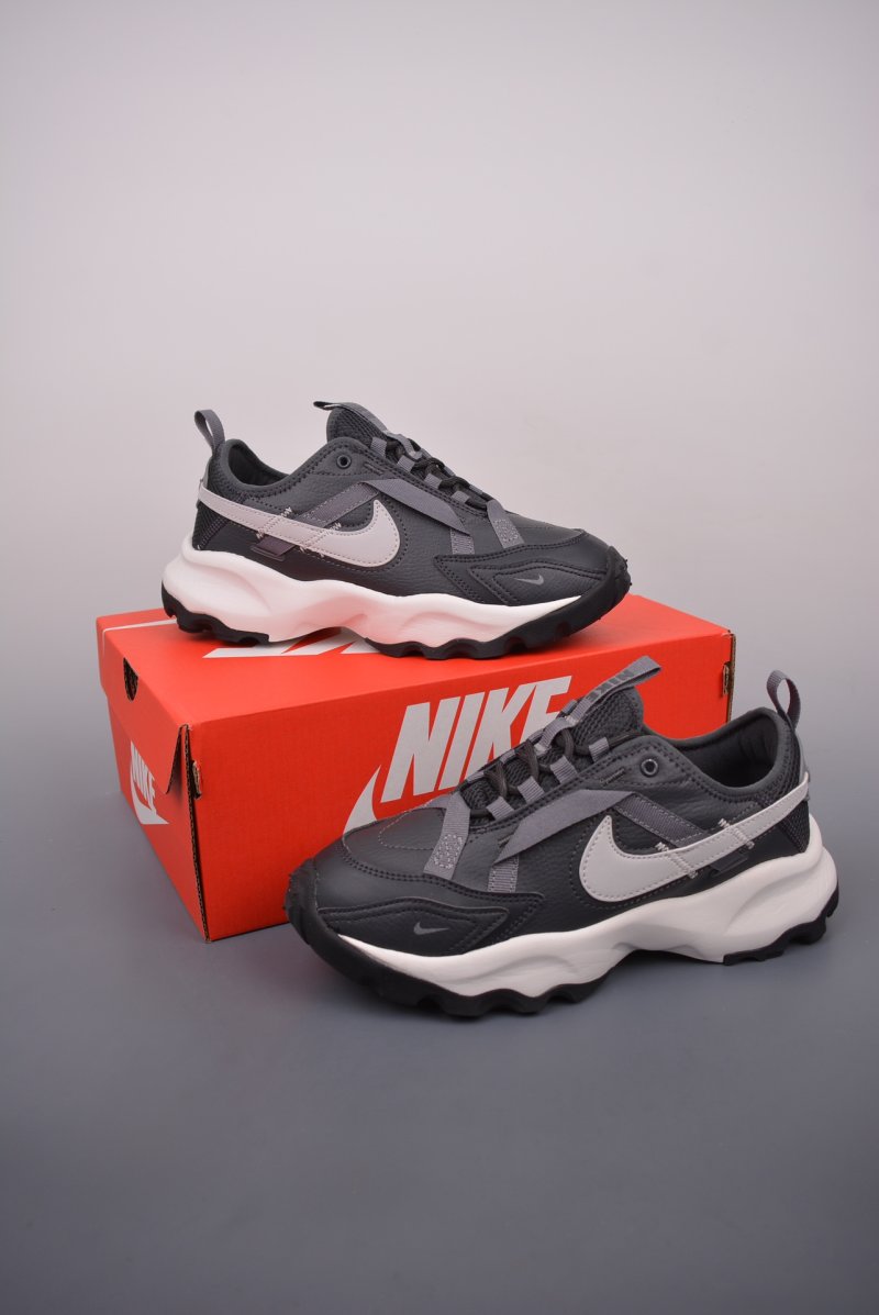 Nike TC 7900 view