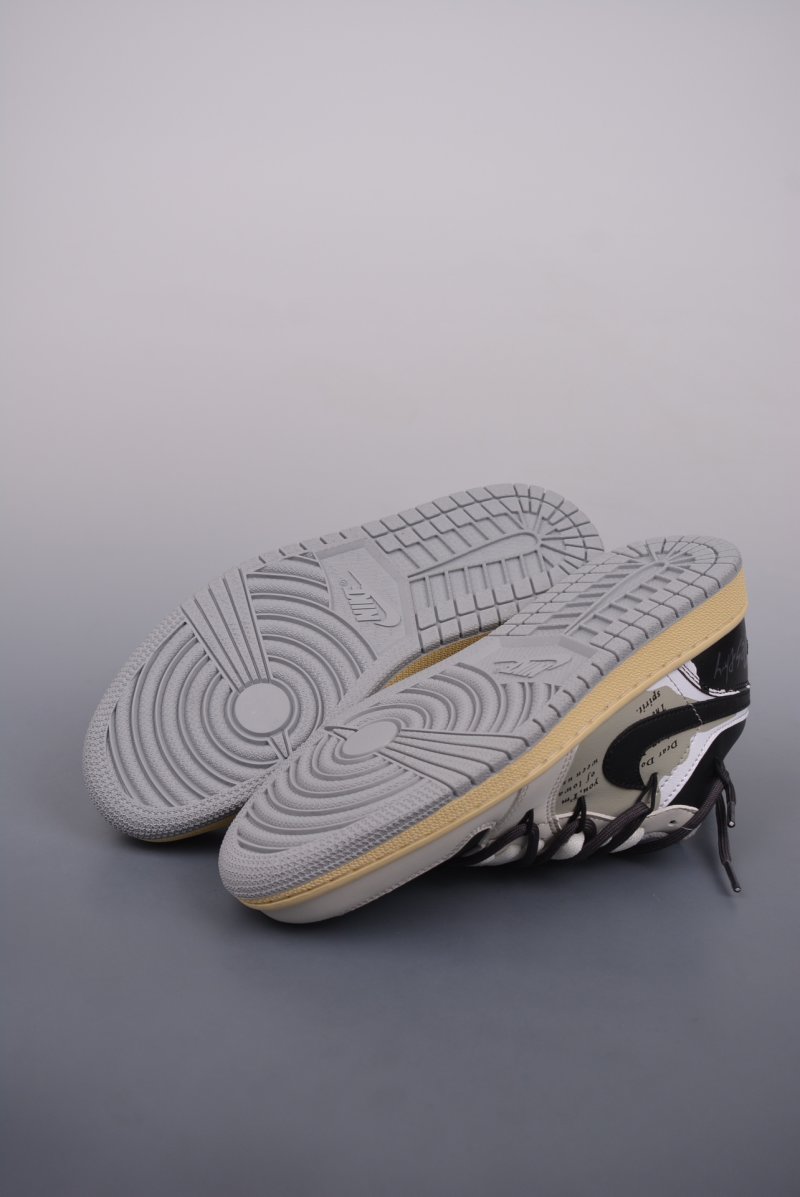 Air Jordan 1 Low view